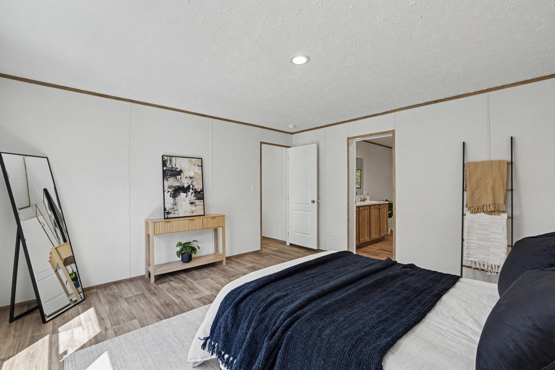 244 Saturn Lane Photo 15