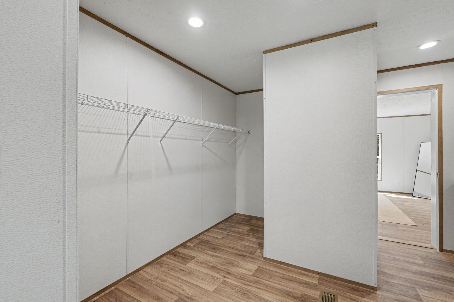 244 Saturn Lane Photo 27