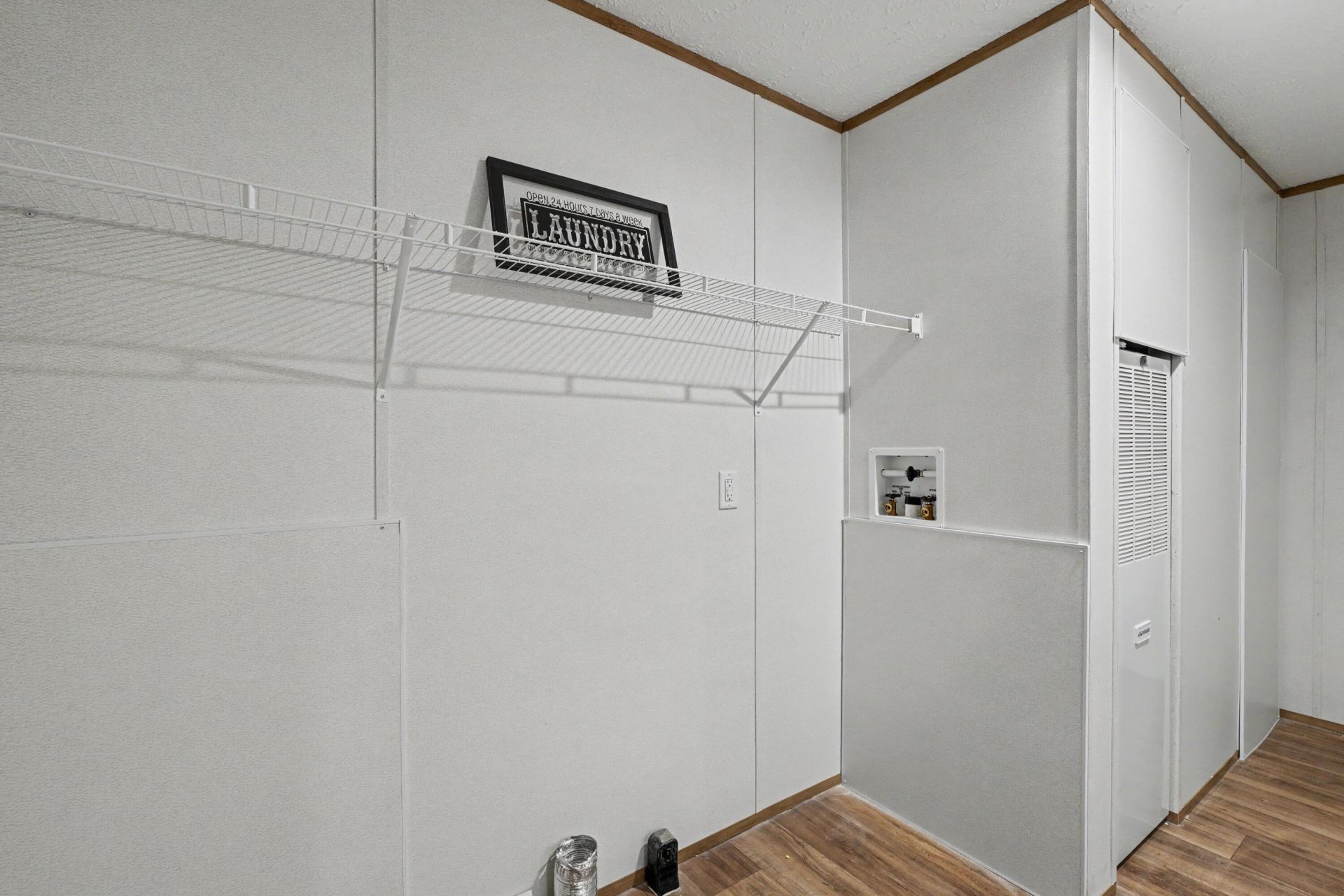 244 Saturn Lane Photo 28