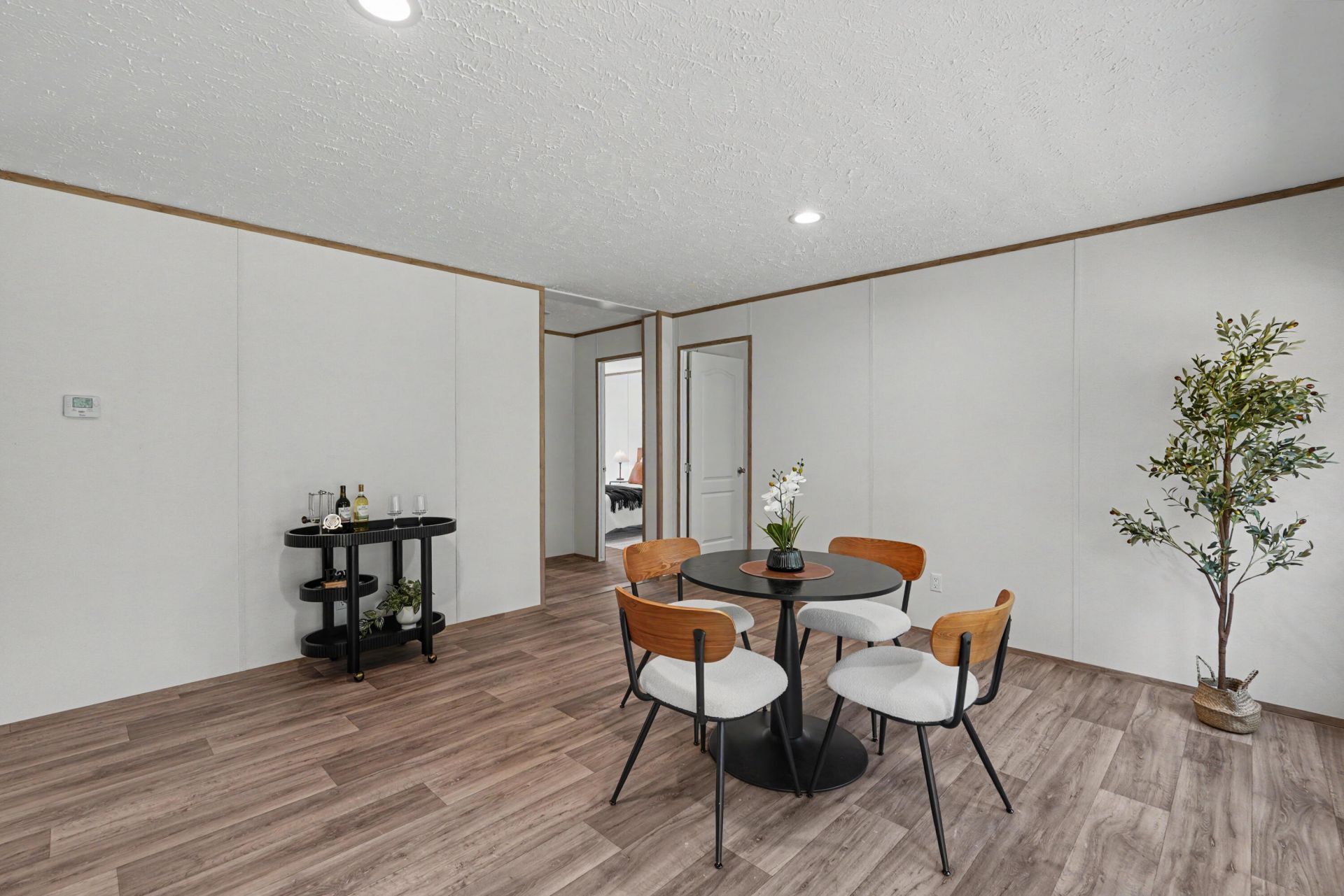 244 Saturn Lane Photo 7