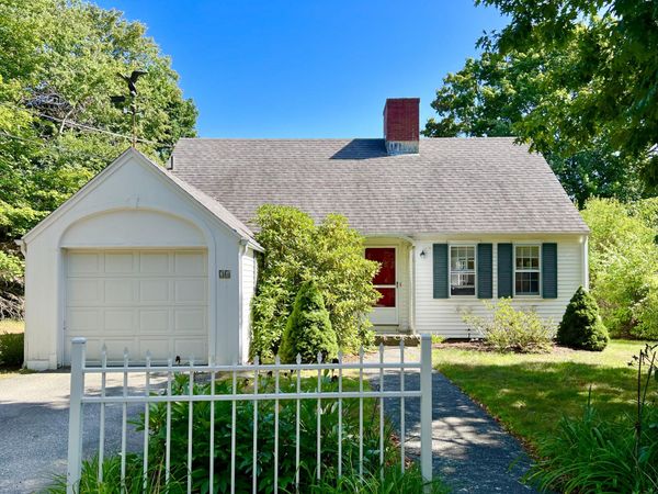 24 High Road, Southwest Harbor, ME 04679