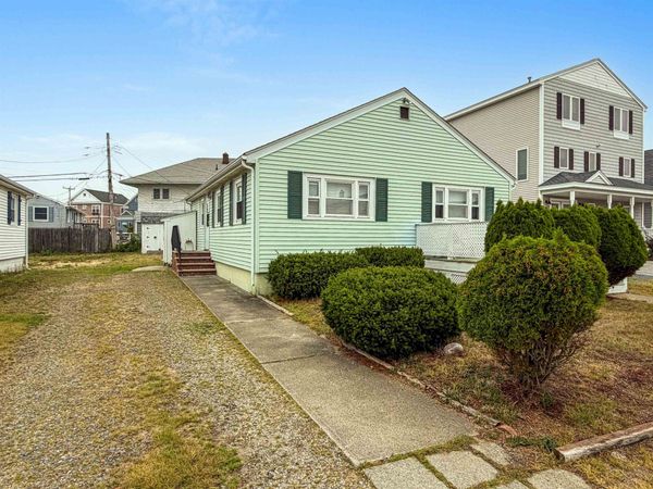 23 Plymouth Street, Hampton, NH 03842