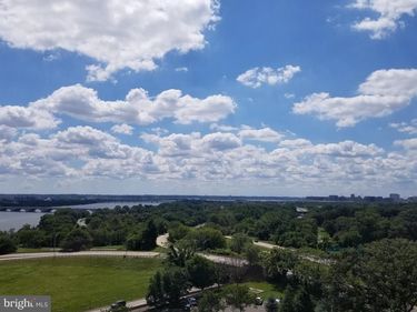 1011 ARLINGTON BOULEVARD , Unit 1040, ARLINGTON, VA 22209