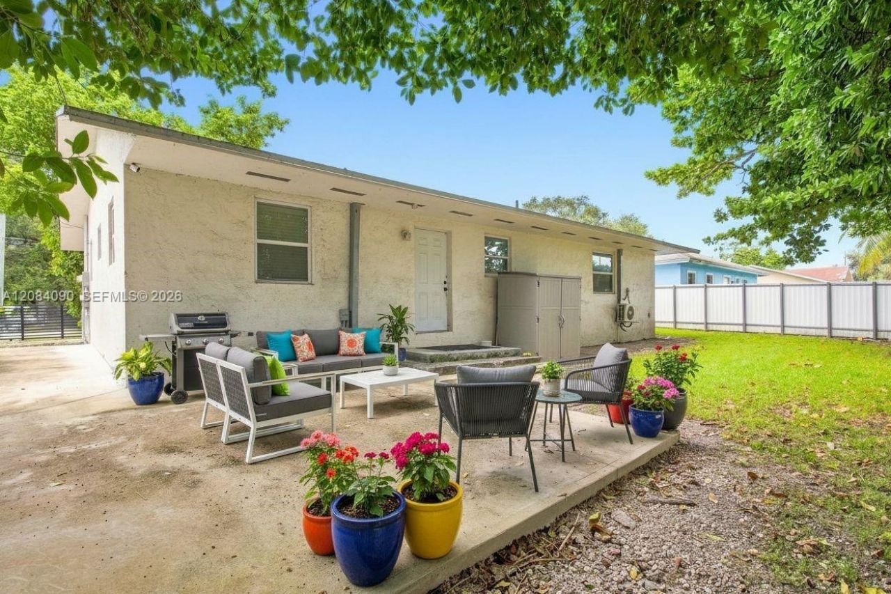 7981 NW 12th Pl, Unit 2, Miami, FL 33147 Photo