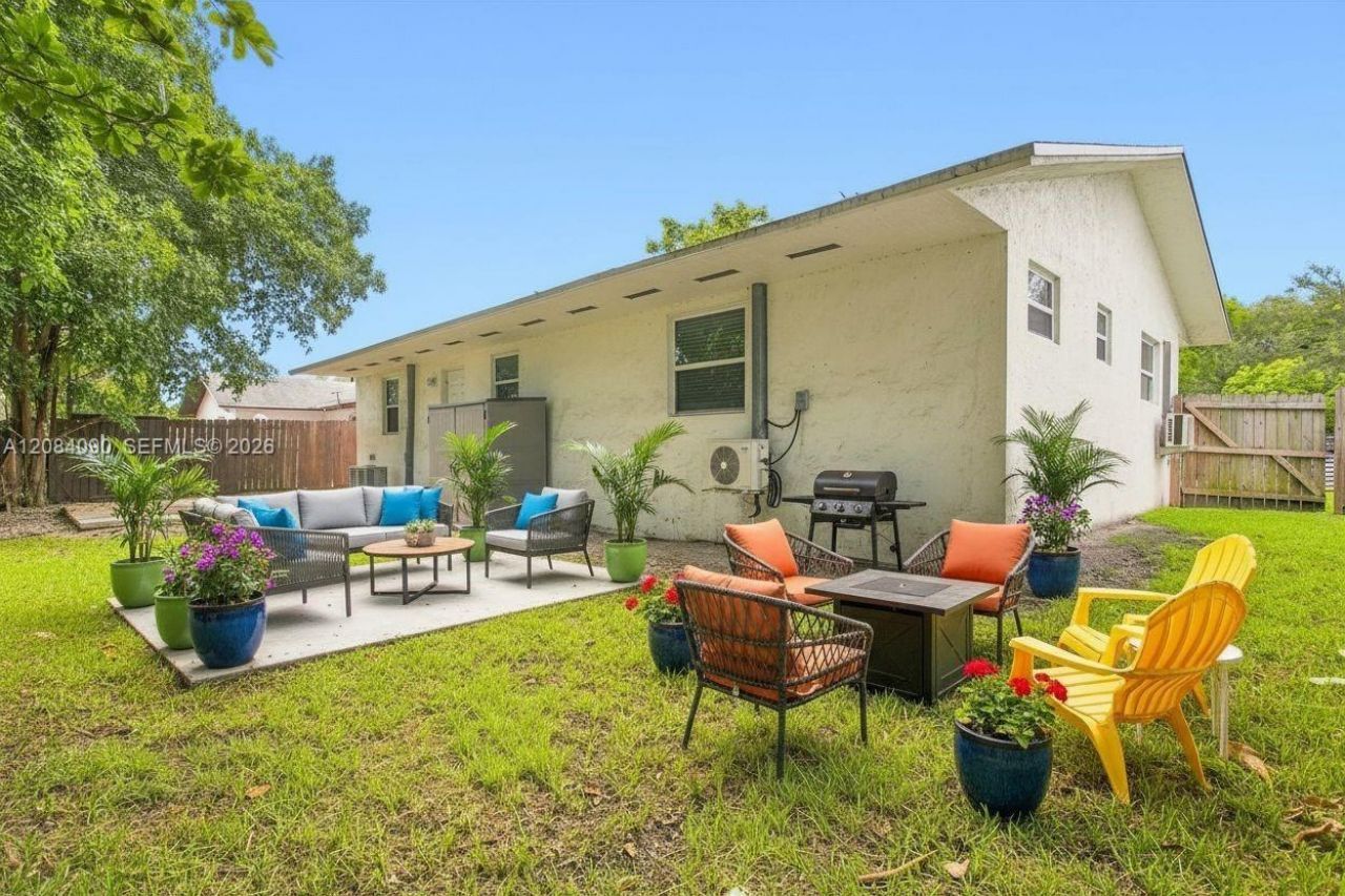 7981 NW 12th Pl, Unit 2, Miami, FL 33147 Photo