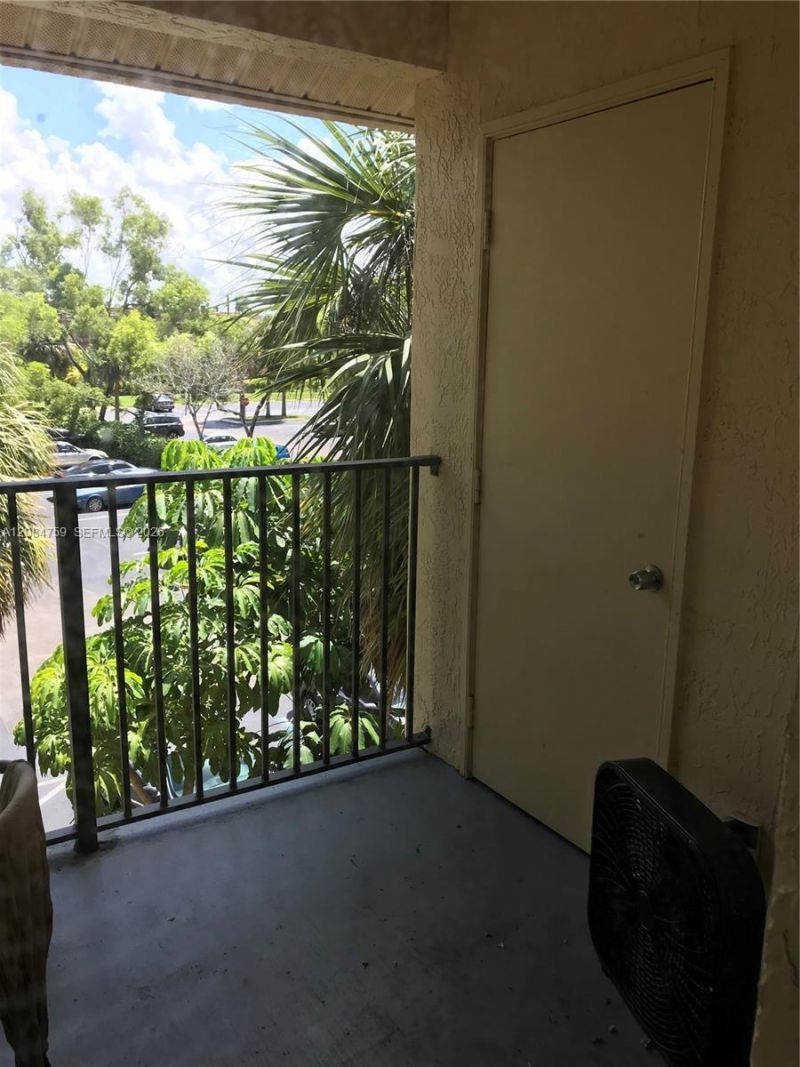 9999 Summerbreeze Dr, Unit 608, Sunrise, FL 33322 Photo
