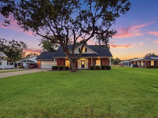 400 S College Street, Pilot Point, TX 76258