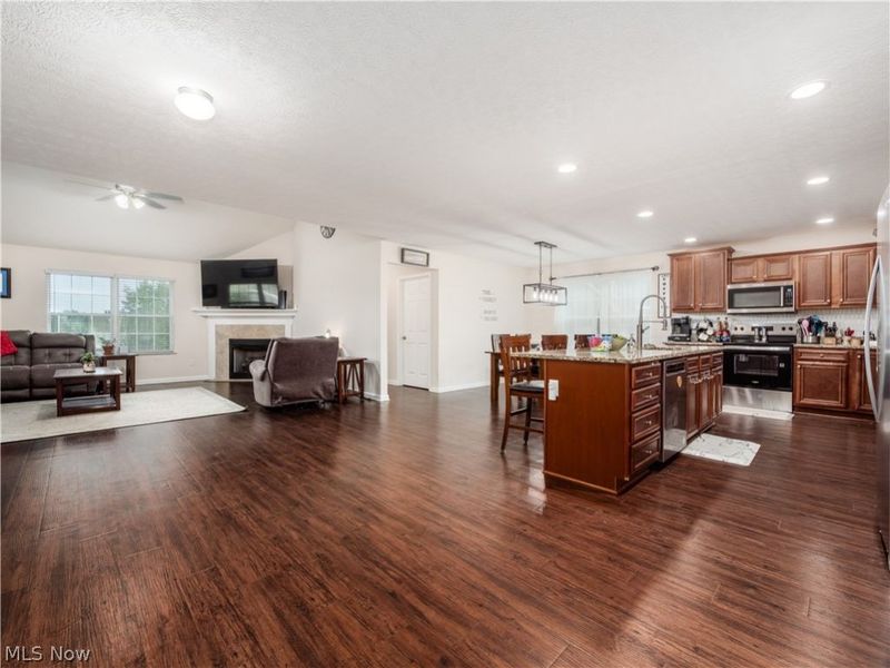 792 Francis Drive, Heath, OH 43056 Photo 2