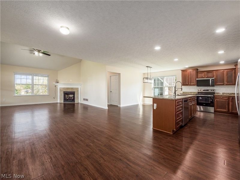 792 Francis Drive, Heath, OH 43056 Photo 2