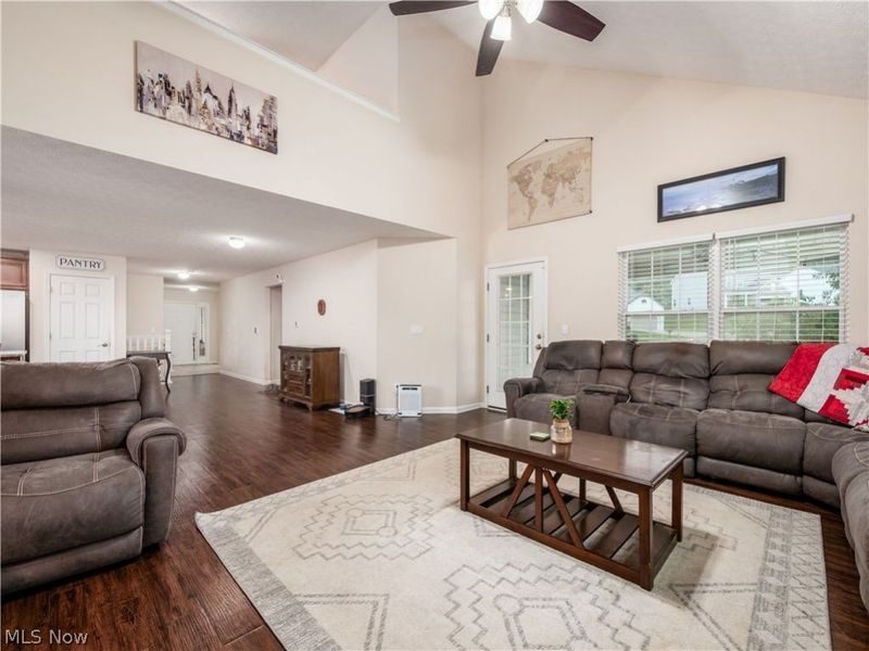 792 Francis Drive, Heath, OH 43056 Photo 6