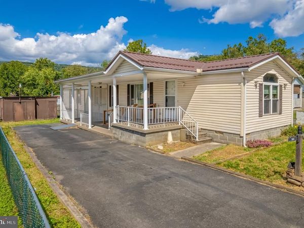 21 N BUDDY LANE, RIDGELEY, WV 26753
