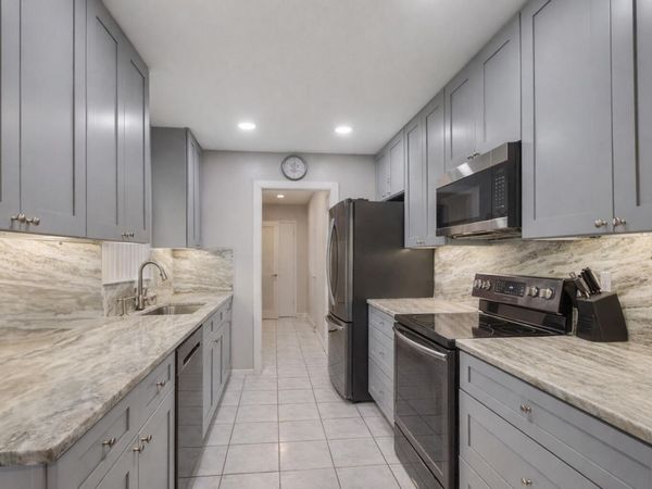 1686 SE BIDDLE Lane, Port St. Lucie, FL 34983