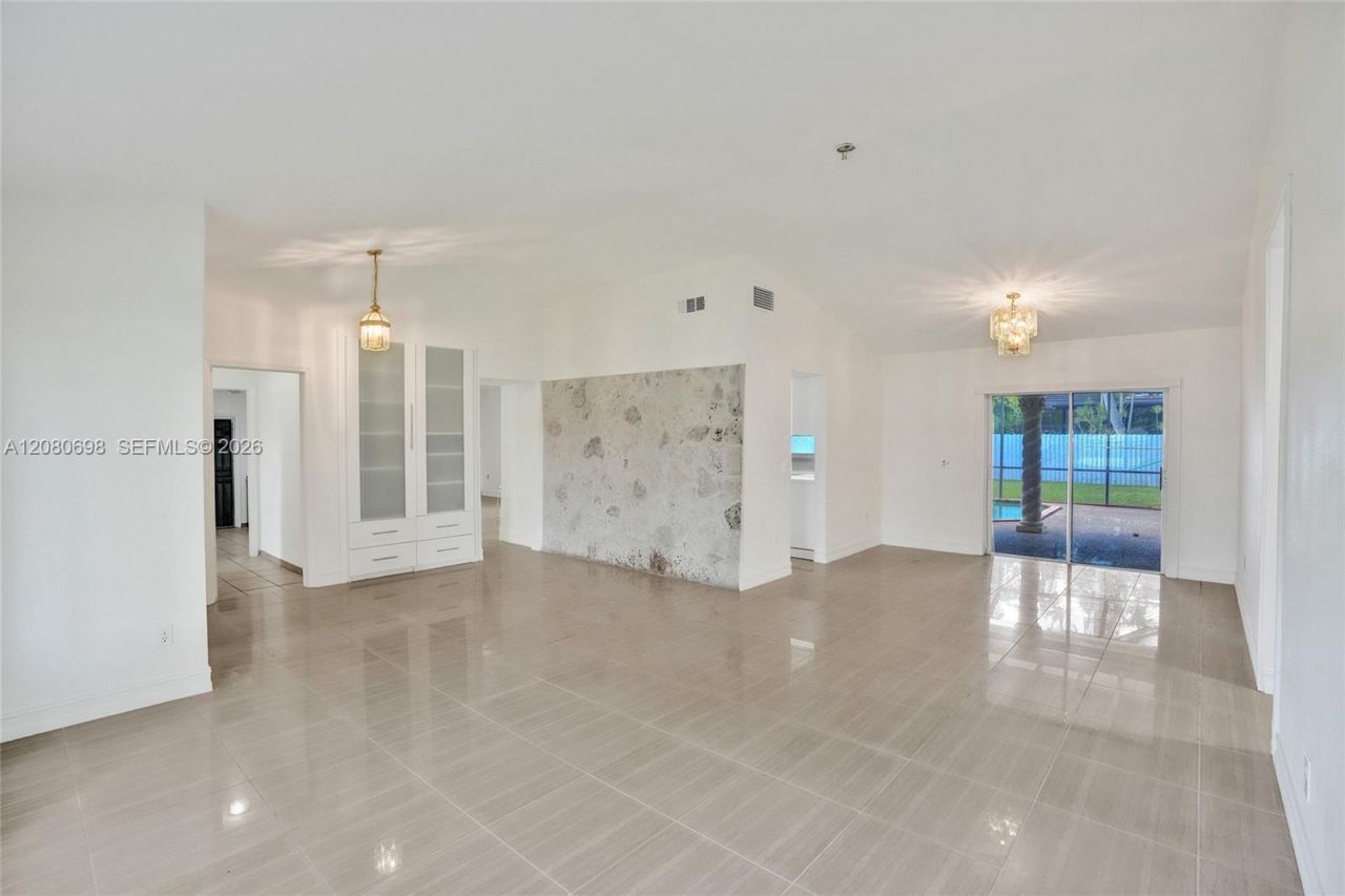 8260 SW 88th St, Miami, FL 33156 Photo