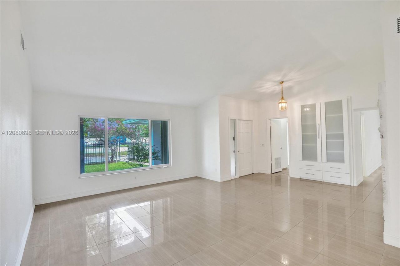 8260 SW 88th St, Miami, FL 33156 Photo