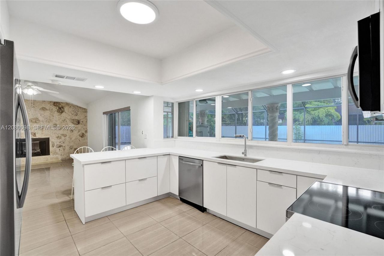 8260 SW 88th St, Miami, FL 33156 Photo