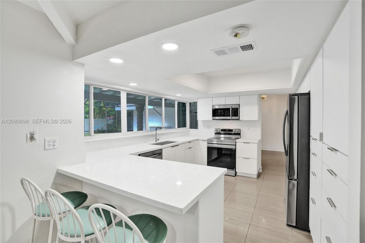 8260 SW 88th St, Miami, FL 33156 Photo