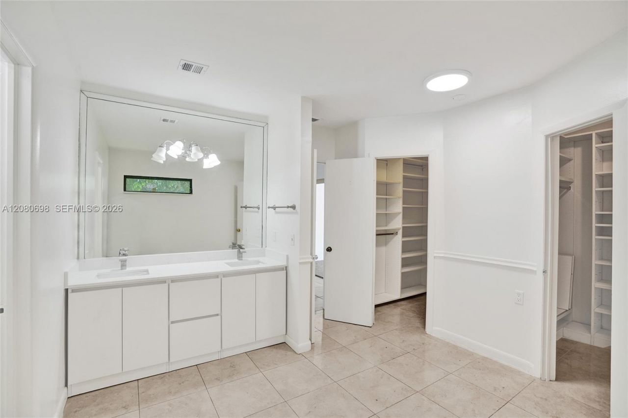 8260 SW 88th St, Miami, FL 33156 Photo