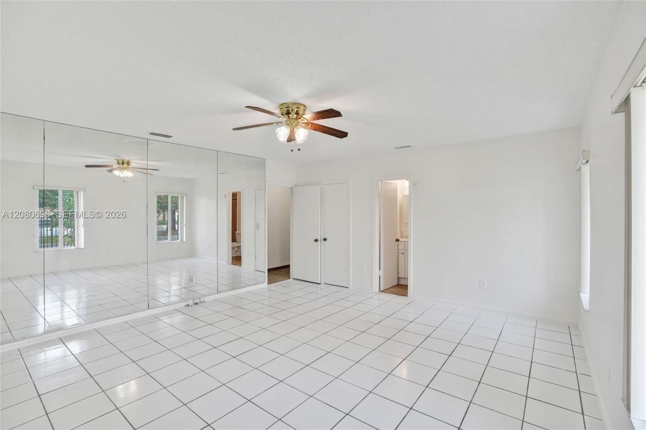 8260 SW 88th St, Miami, FL 33156 Photo