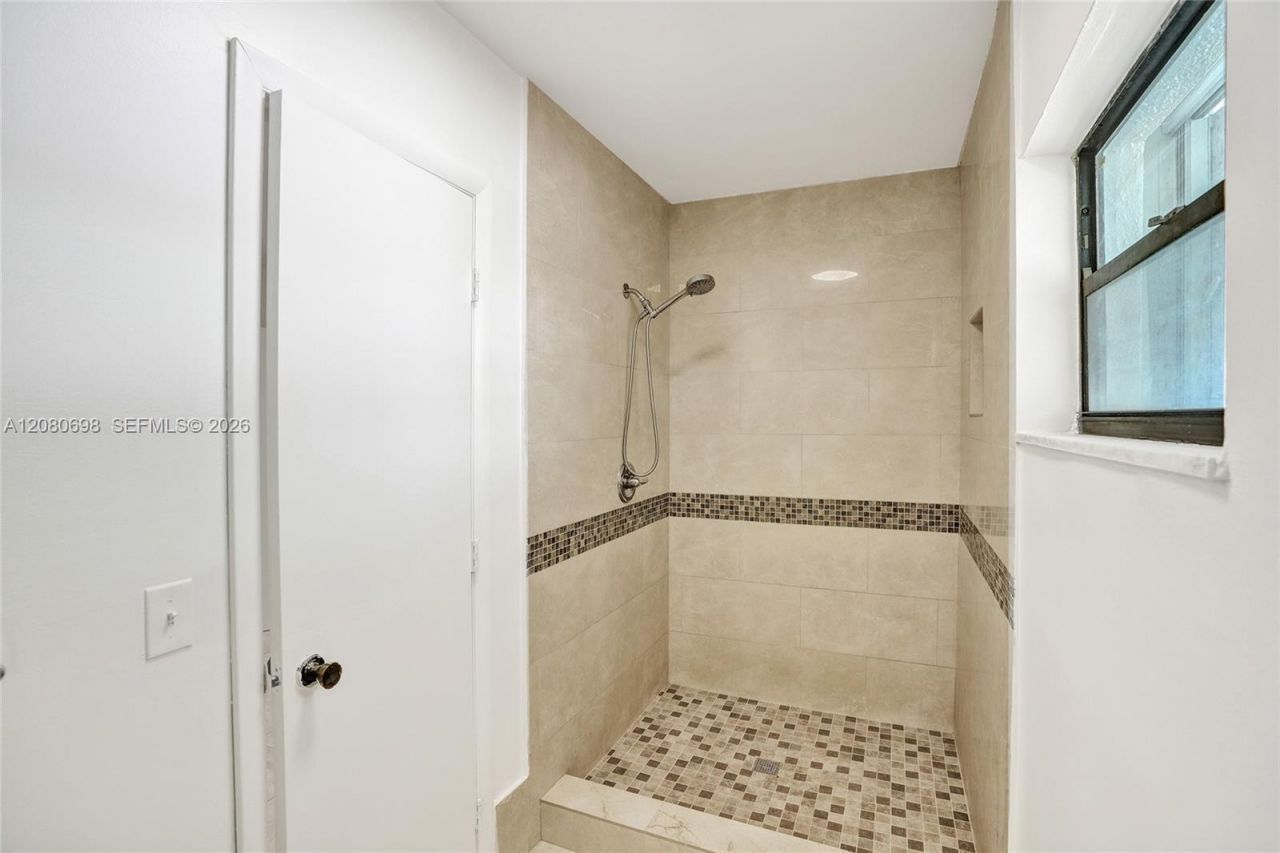 8260 SW 88th St, Miami, FL 33156 Photo