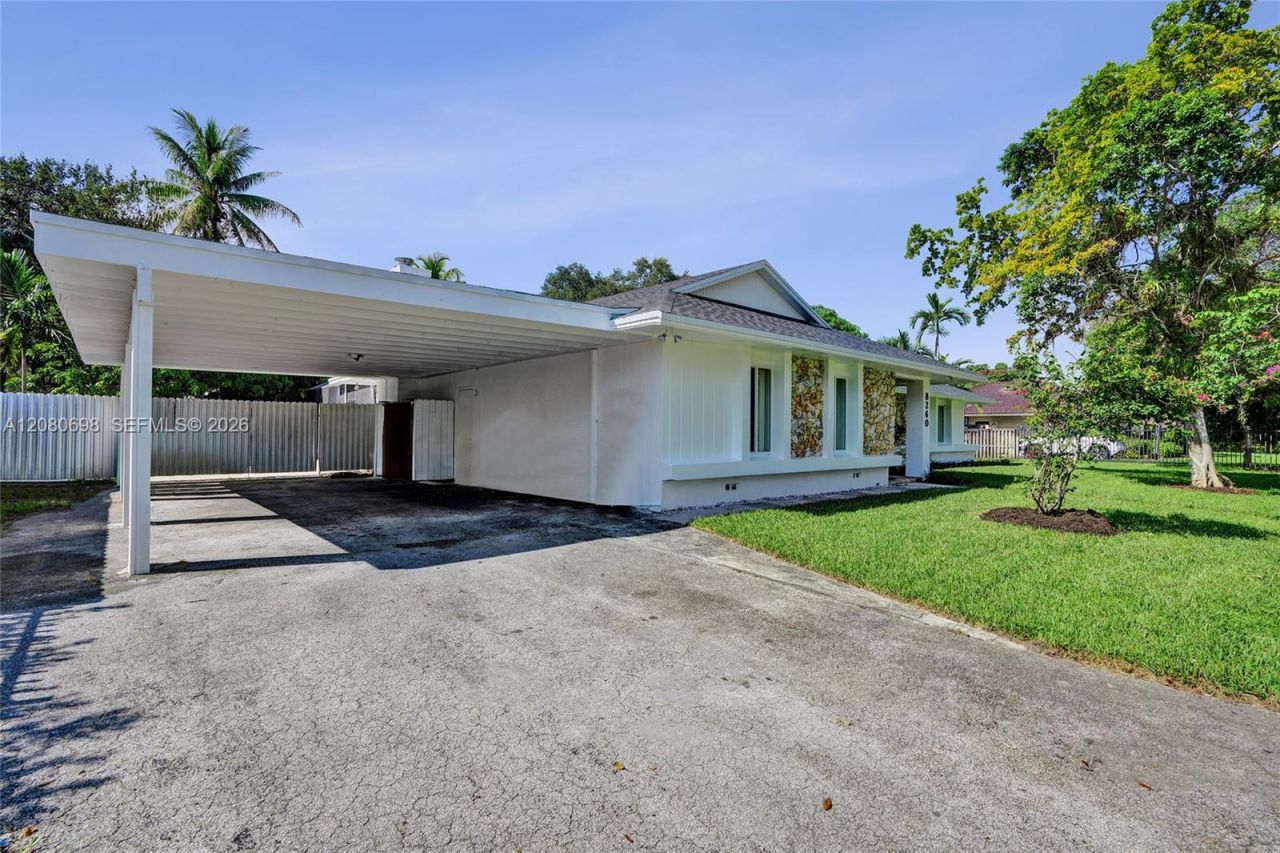 8260 SW 88th St, Miami, FL 33156 Photo
