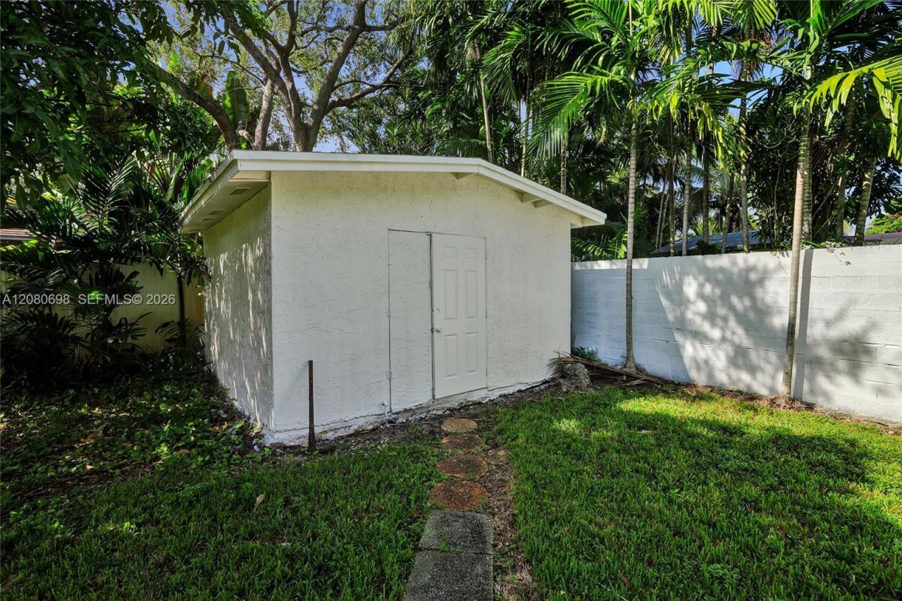 8260 SW 88th St, Miami, FL 33156 Photo