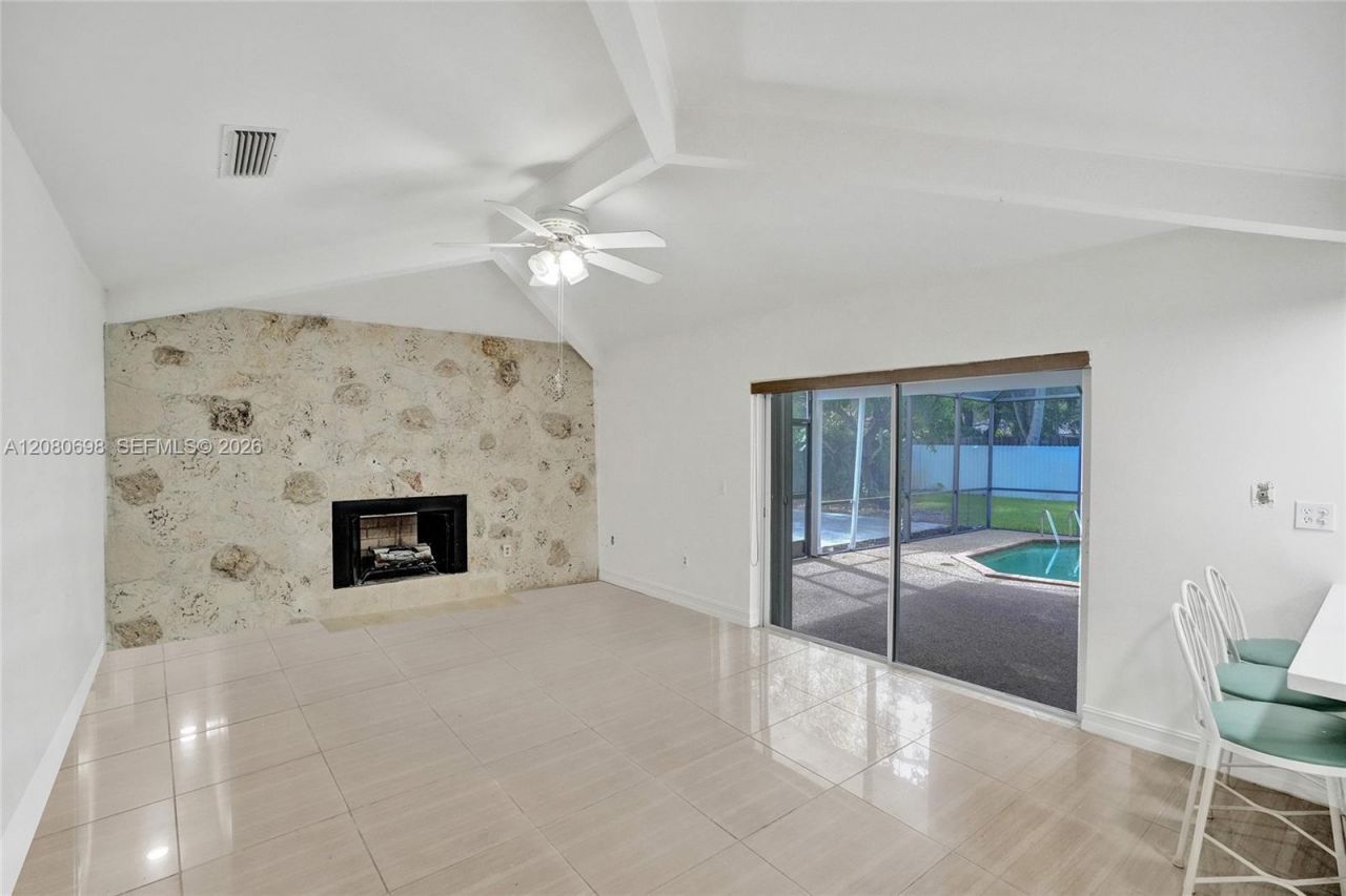 8260 SW 88th St, Miami, FL 33156 Photo
