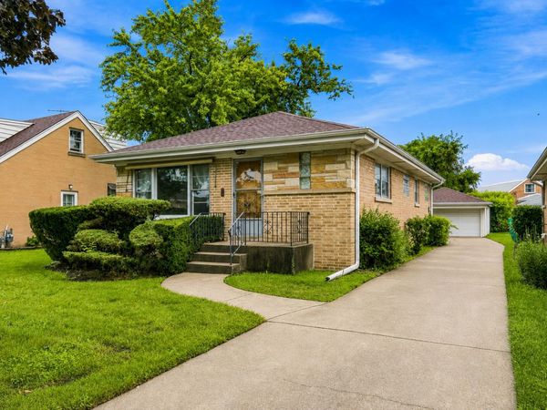 7321 N Nora Avenue , Niles, IL 60714