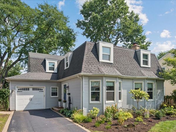 1105 Blackthorn Lane , Northbrook, IL 60062