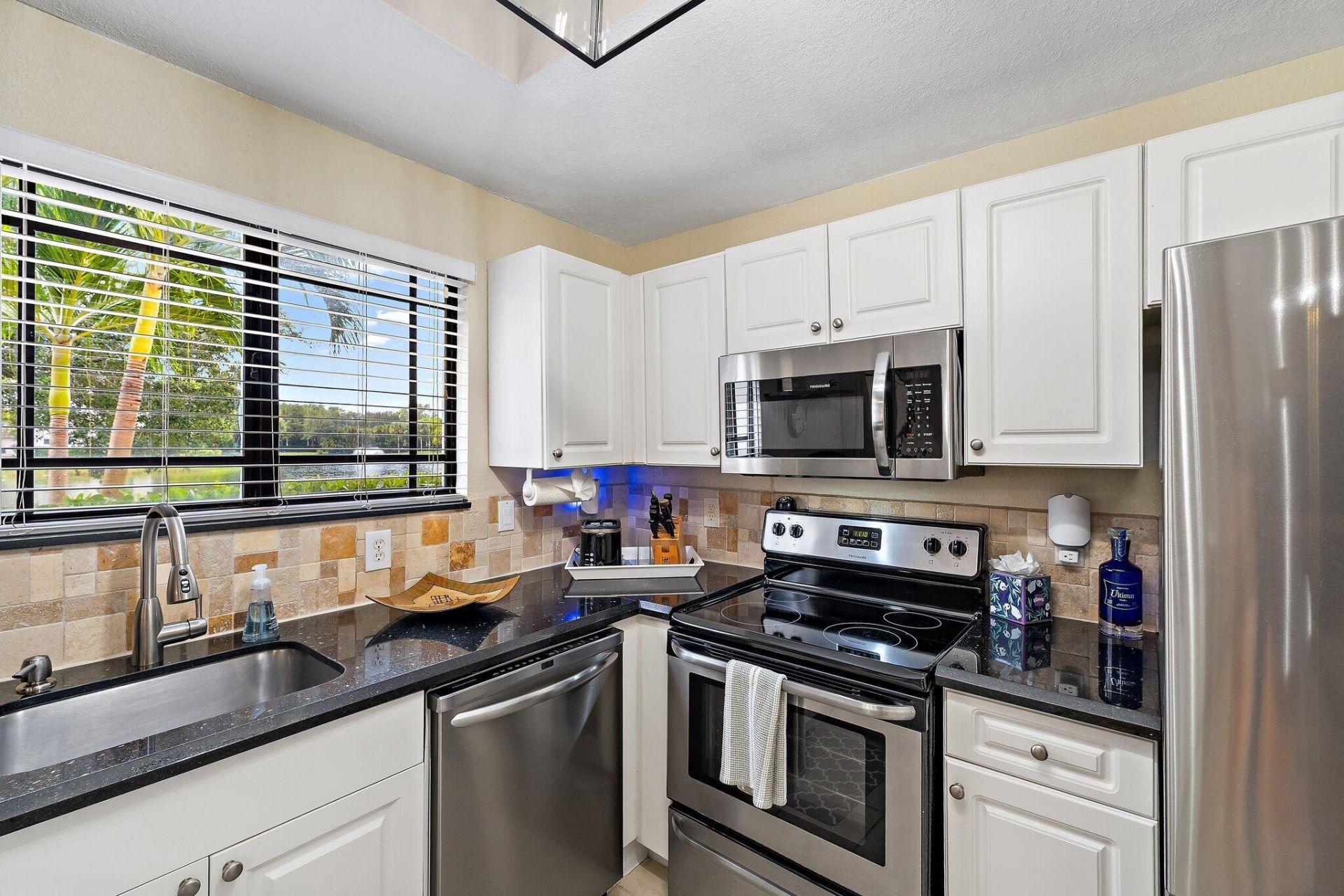 2811 Grande Parkway, Unit 103, Palm Beach Gardens, FL 33410 Photo
