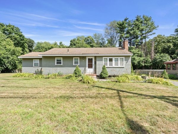 76 Central St, Georgetown, MA 01833