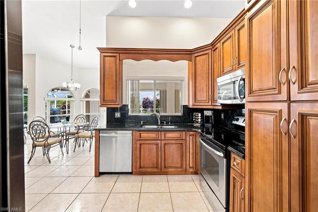 2138 SE 5th Pl, Cape Coral, FL 33990 Photo