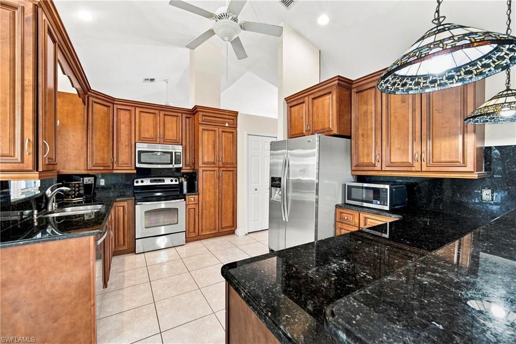 2138 SE 5th Pl, Cape Coral, FL 33990 Photo