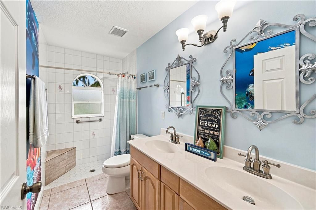 2138 SE 5th Pl, Cape Coral, FL 33990 Photo