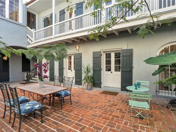 415 BURGUNDY Street, Unit 1B, New Orleans, LA 70112