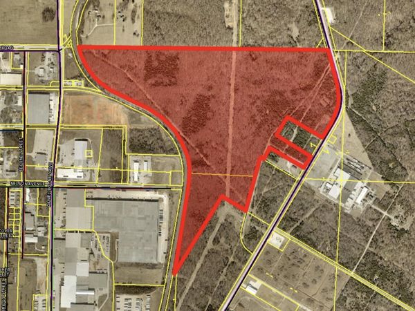 000 Doniphan Drive , Neosho, MO 64850