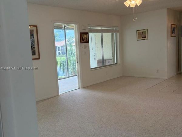 3561 Pine Tree Ct, Unit D-2, Green Acres, FL 33463