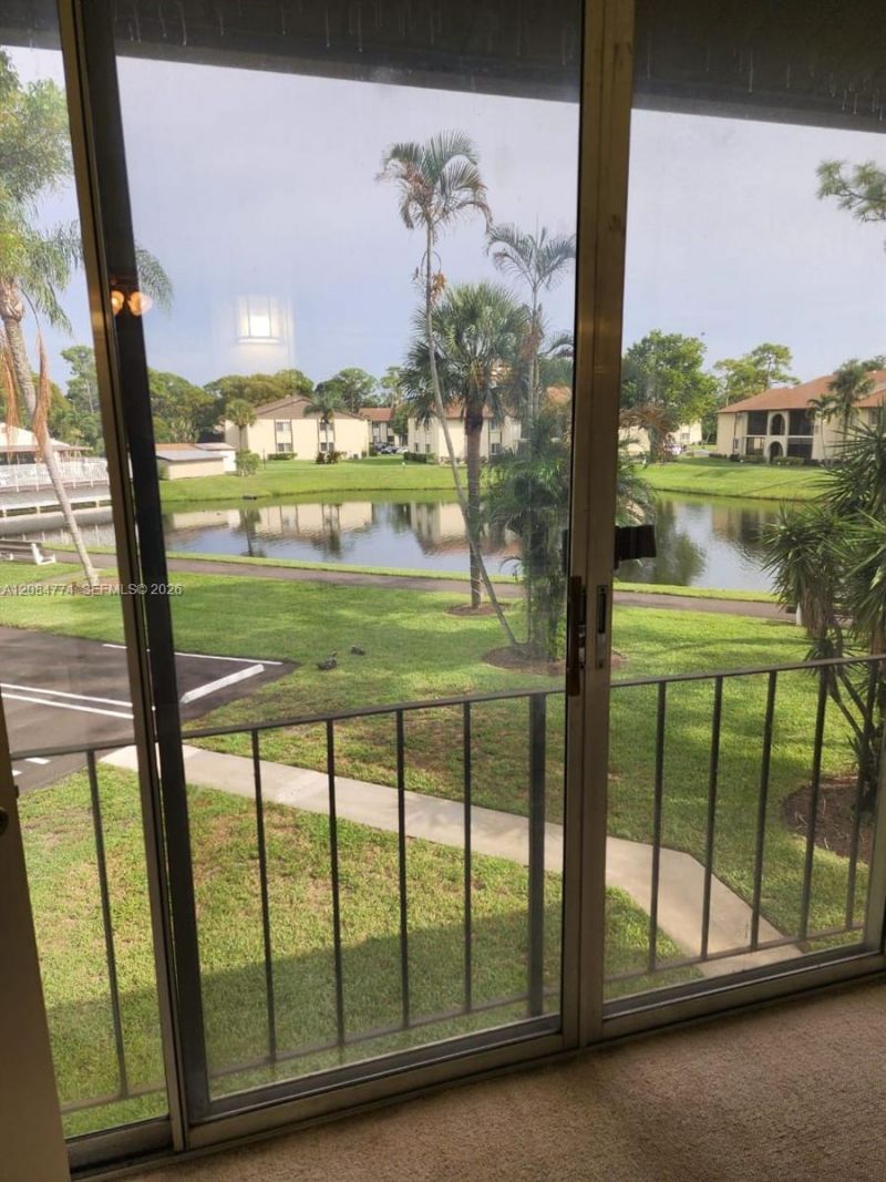 3561 Pine Tree Ct, Unit D-2, Greenacres, FL 33463 Photo