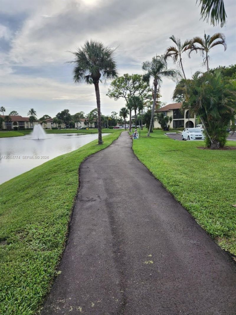 3561 Pine Tree Ct, Unit D-2, Greenacres, FL 33463 Photo