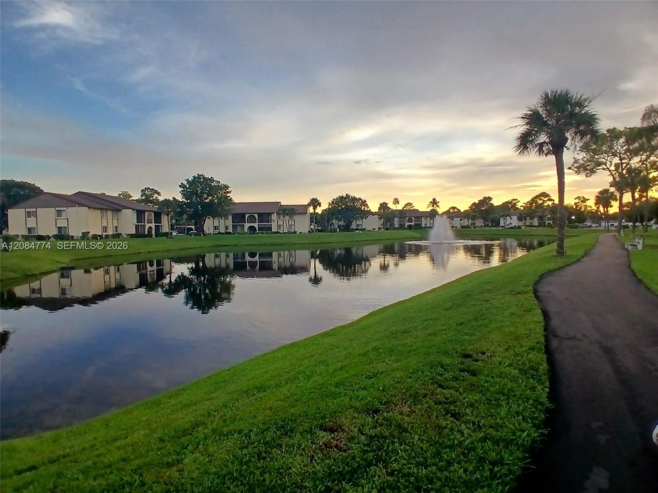3561 Pine Tree Ct, Unit D-2, Greenacres, FL 33463 Photo