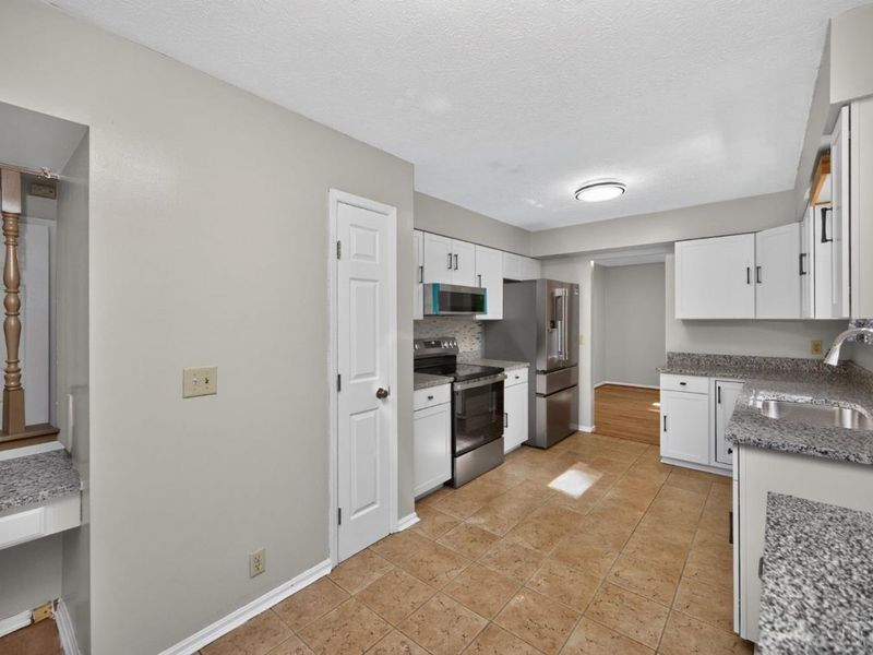 7532 Cinnamon Woods Drive, West Chester, OH 45069 Photo 14