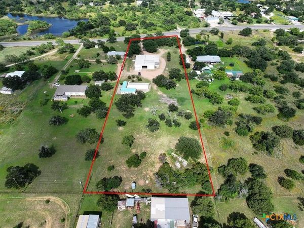 3963 W Ranch Road 1431 , Kingsland, TX 78639