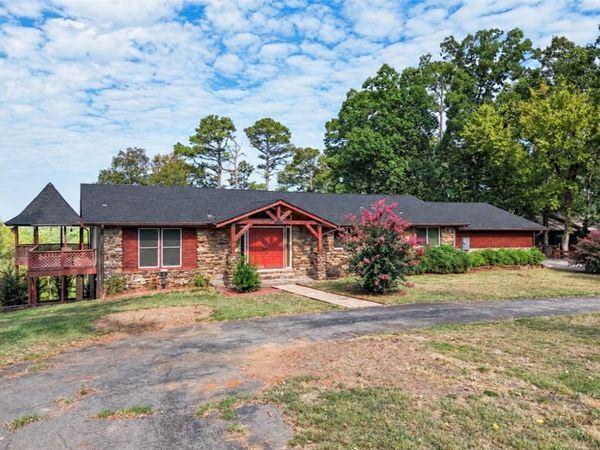 6 Briarwood Lane , Clarksville, AR 72830