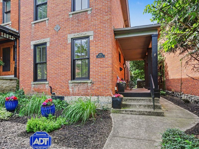 101 Warren Street, Columbus, OH 43215 Photo 4