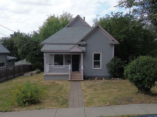 1013 Logan, Moscow, ID 83843