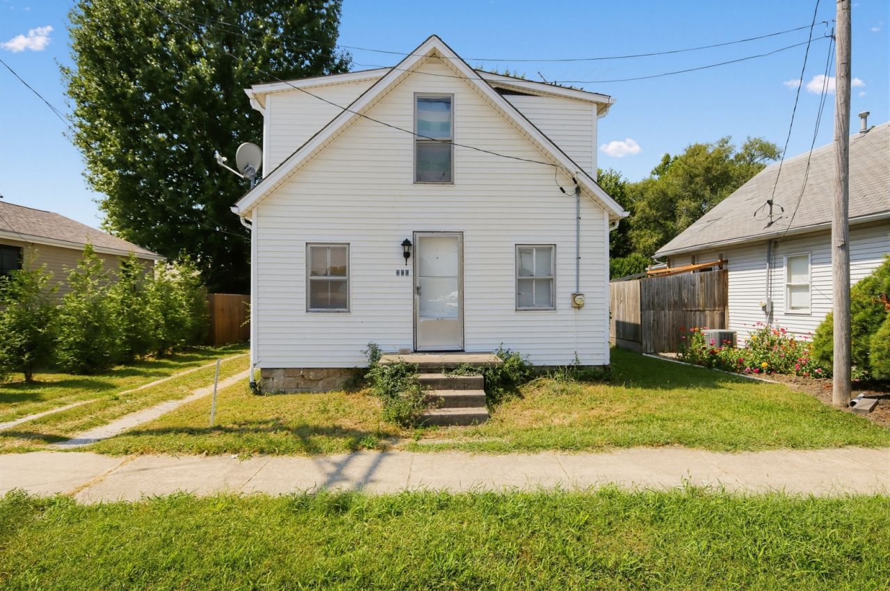 306 S Maple Street , Brighton, IL 62012