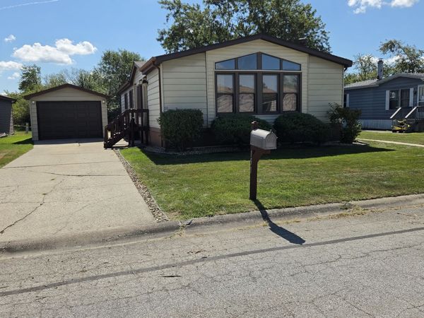 151 Flamingo Drive, Beecher, IL 60401