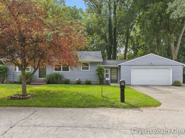 2034 Acton Road NW, Grand Rapids, MI 49504