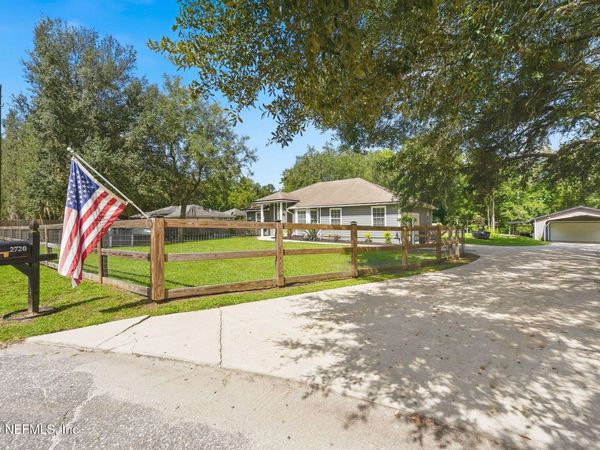 2720 E FENNEL Court, Middleburg, FL 32068