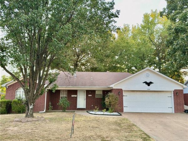 1306 S Oswego Place , Russellville, AR 72802