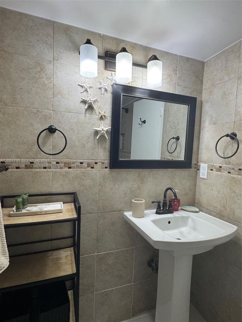 3180 S Ocean Dr , Unit 1003, Hallandale Beach, FL 33009 Photo